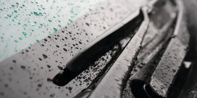 雨の日に必須の車メンテナンス