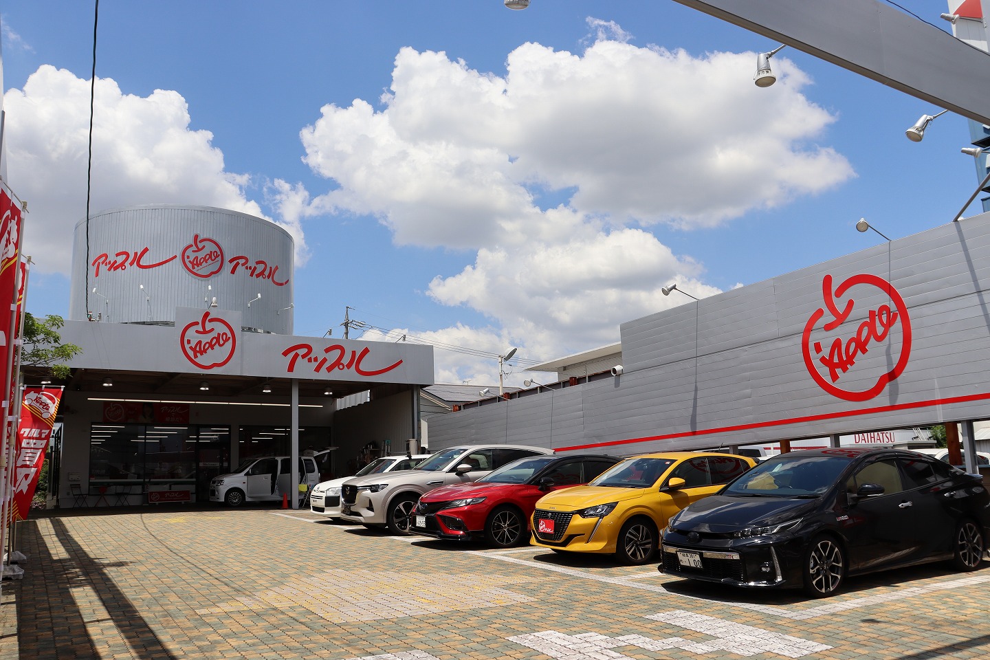 車査定のご相談は、shikuname2のアップル春日井店で！専門スタッフが丁寧に対応します。