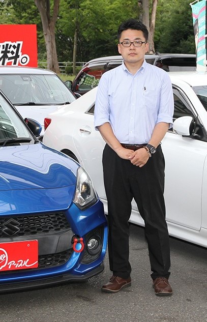 shikuname4のアップル箕輪バイパス店で、あなたの車を簡単に査定してみませんか？お気軽にご来店ください。