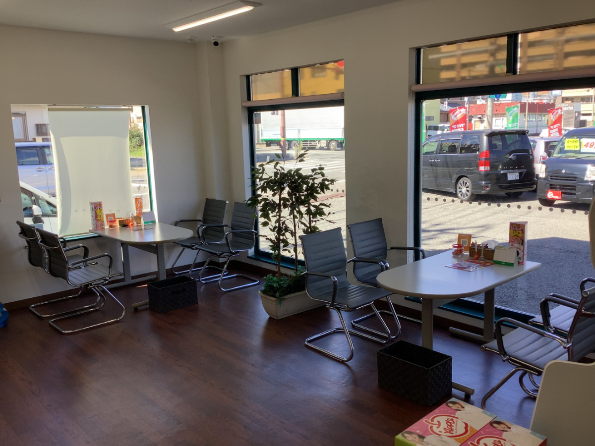 車査定のご相談は、shikuname2のアップル四日市金場店で！専門スタッフが丁寧に対応します。