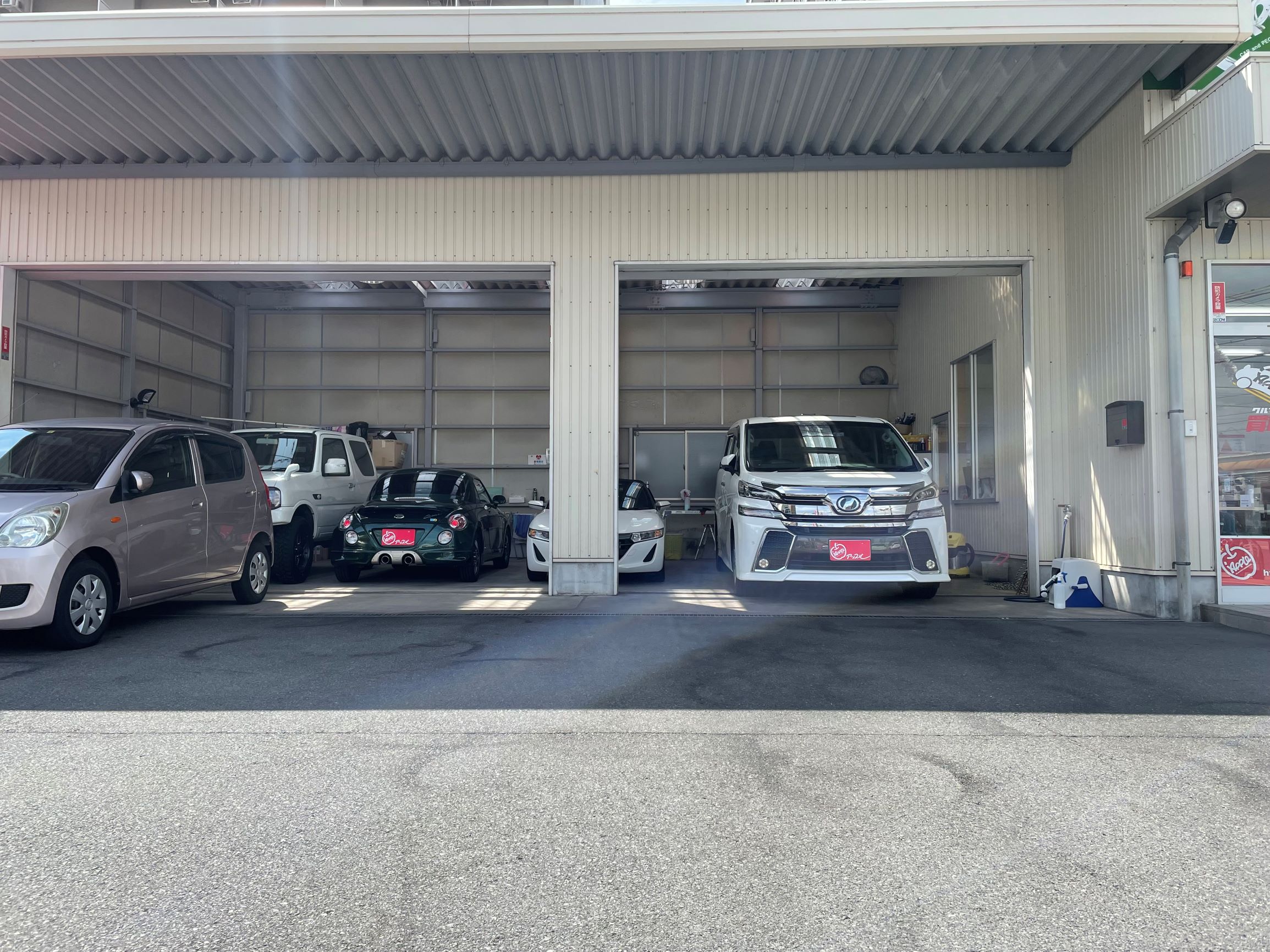 車査定のご相談は、shikuname2のアップル新野並店で！専門スタッフが丁寧に対応します。