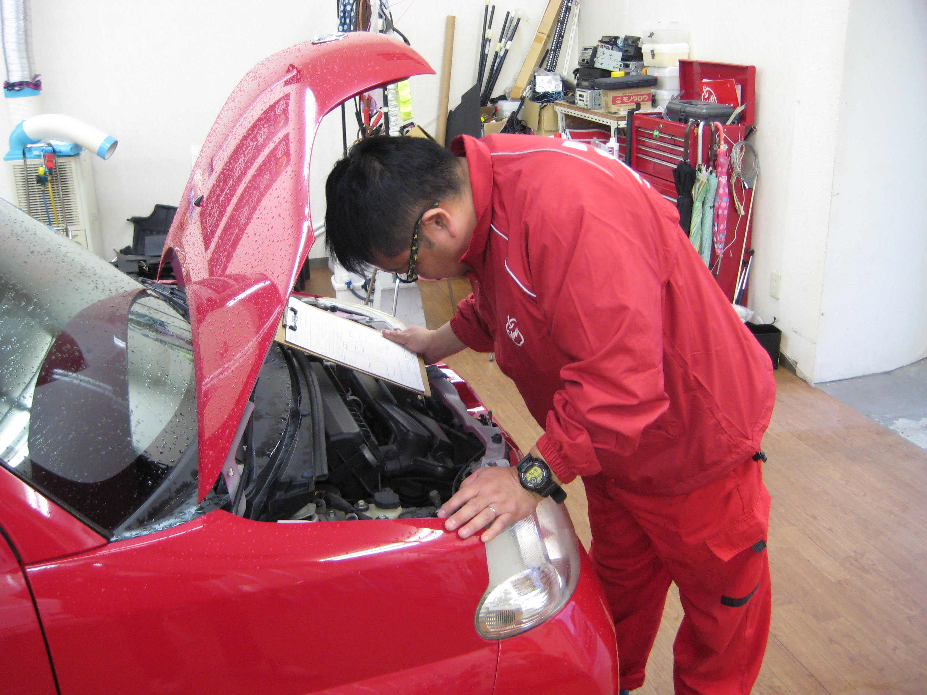 shikuname4のアップル宮崎空港店で、あなたの車を簡単に査定してみませんか？お気軽にご来店ください。