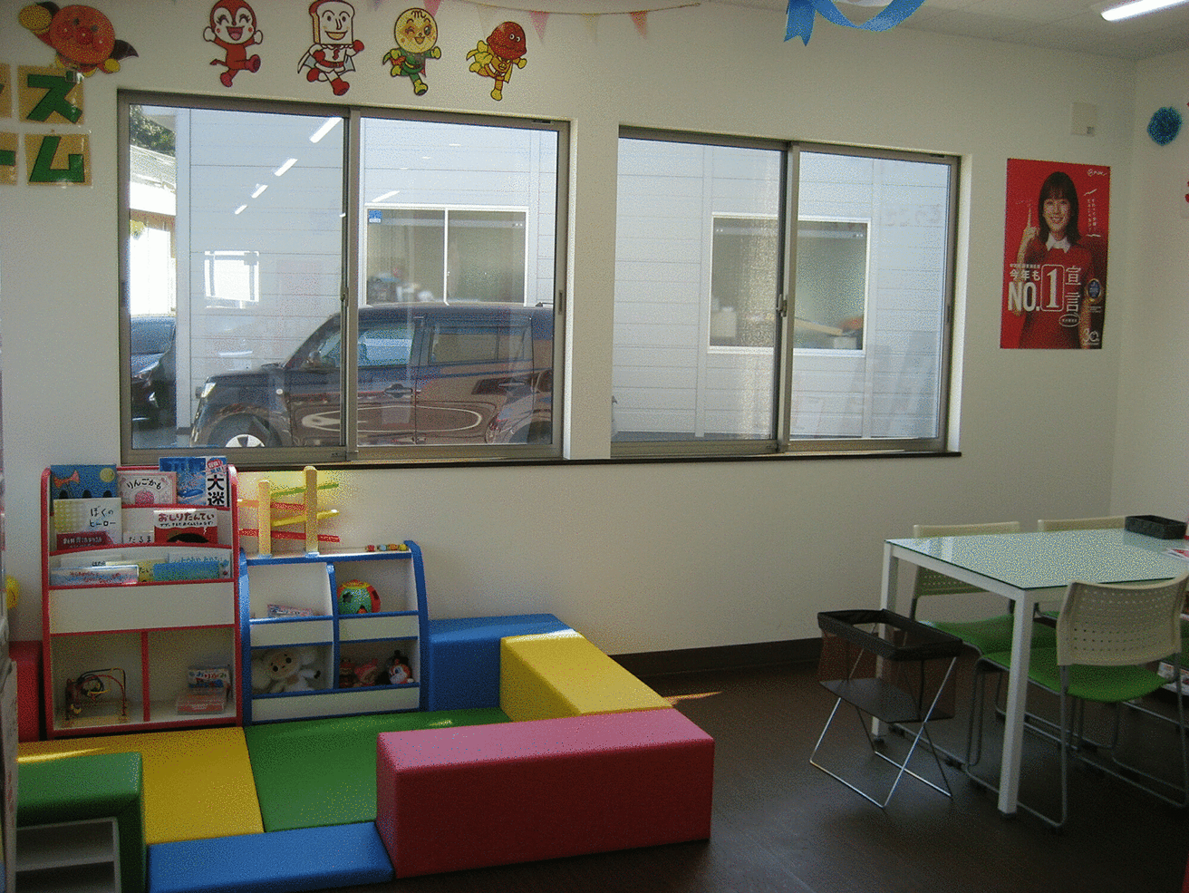 アップル石内バイパス店では、車買取・査定がスピーディーで安心。shikuname5での査定ならぜひお越しください！