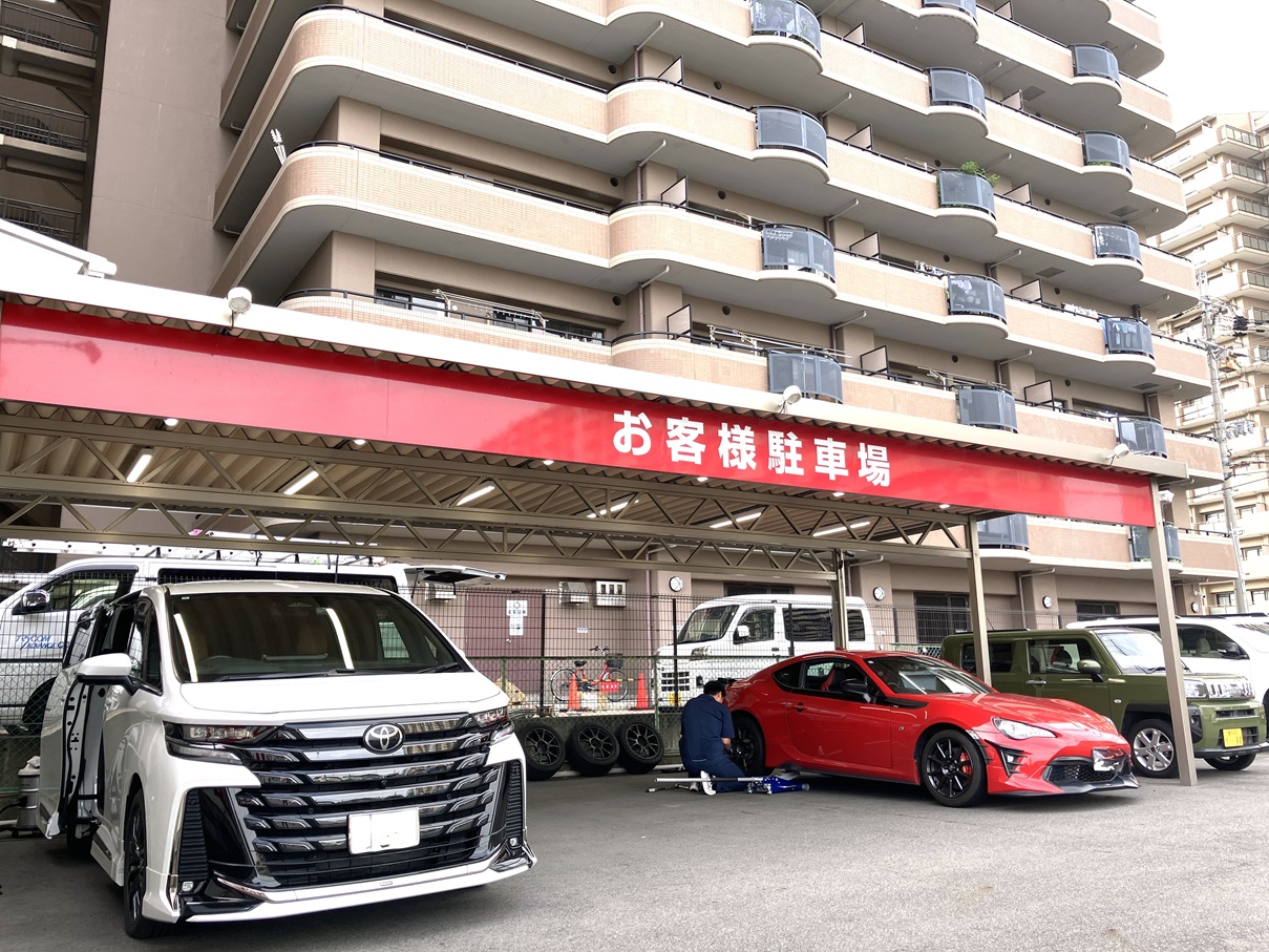 車査定のご相談は、shikuname2のアップル大津店で！専門スタッフが丁寧に対応します。