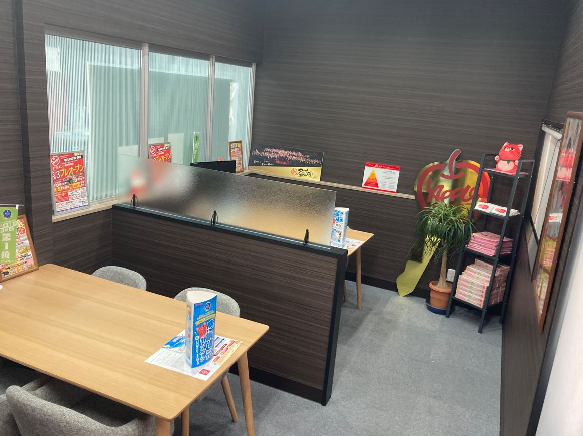 shikuname4のアップル福岡香椎店で、あなたの車を簡単に査定してみませんか？お気軽にご来店ください。