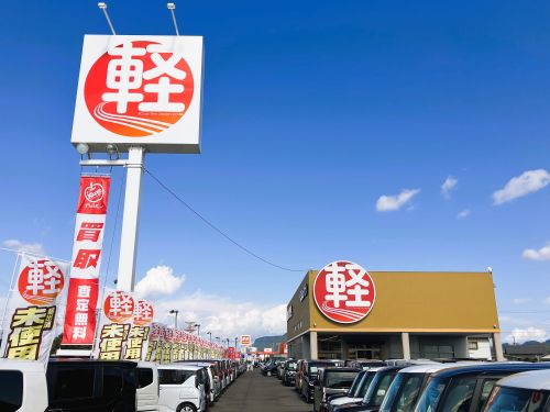 車査定のご相談は、shikuname2のアップル高松店で！専門スタッフが丁寧に対応します。