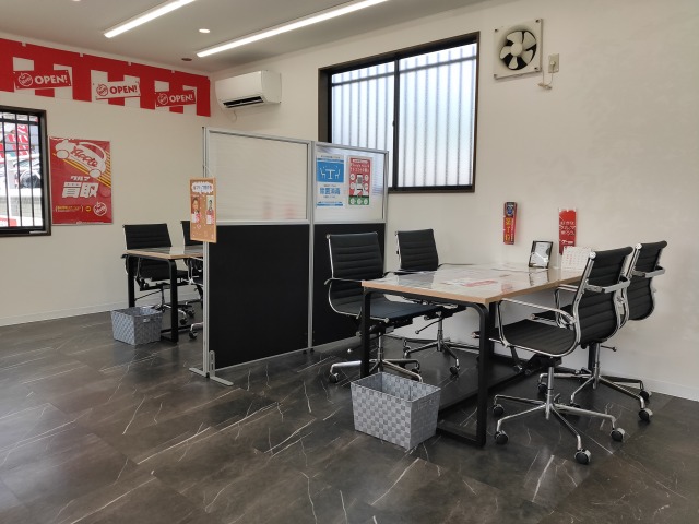 shikuname4のアップル香取佐原店で、あなたの車を簡単に査定してみませんか？お気軽にご来店ください。