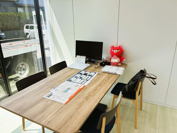 shikuname4のアップル藤枝店で、あなたの車を簡単に査定してみませんか？お気軽にご来店ください。